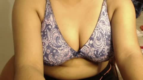 mina online show from 04/16/26, 02:29