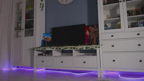 Snapshot of weed_princesss chatting on 12/02/24, 01:13 moon online show from 12/02/24, 01:13