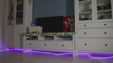 Snapshot of weed_princesss chatting on 12/06/24, 01:11 moon online show from 12/06/24, 01:11