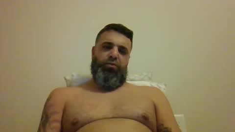 Snapshot of weezy210 chatting on 11/18/25, 12:05 Weezy online show from 11/18/25, 12:05