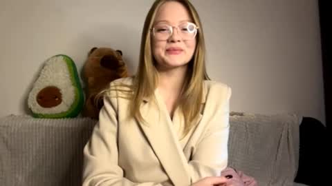 Elise online show from 11/30/25, 05:39