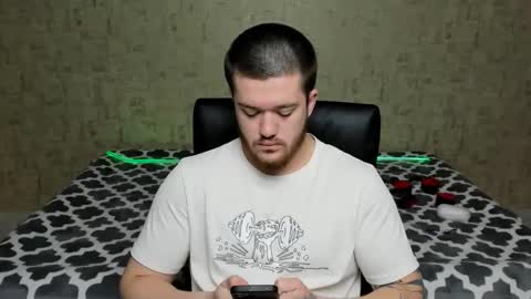 Snapshot of well_boy_ chatting on 04/04/26, 04:22 well_boy_ online show from 04/04/26, 04:22