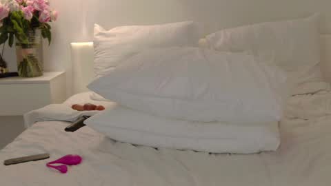 Snapshot of wellicaren chatting on 01/22/25, 06:52 CAREN online show from 01/22/25, 06:52