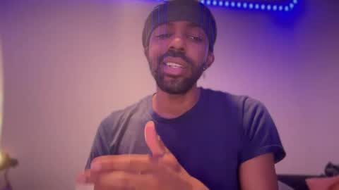 Snapshot of wellpackaged_ chatting on 03/06/25, 07:57 Langston online show from 03/06/25, 07:57