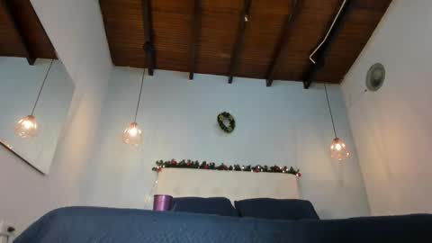 Wendolyn online show from 11/24/25, 01:22