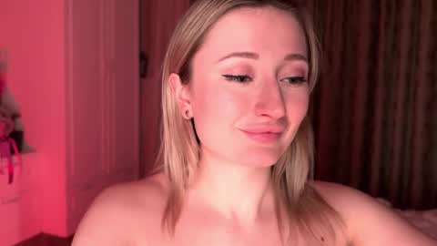 Snapshot of wendy_amber chatting on 01/30/25, 08:42 Daisy online show from 01/30/25, 08:42