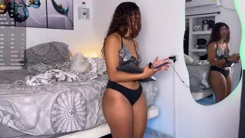 Snapshot of wendy_and_alex1712 chatting on 10/25/25, 10:59 Wendy Alex online show from 10/25/25, 10:59