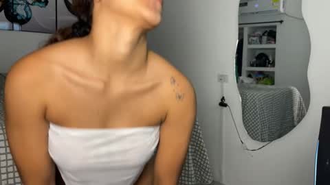 Snapshot of wendy_and_alex1712 chatting on 10/28/25, 11:07 Wendy Alex online show from 10/28/25, 11:07