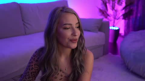 Snapshot of wendykaraa chatting on 02/23/25, 08:06 Wendy online show from 02/23/25, 08:06