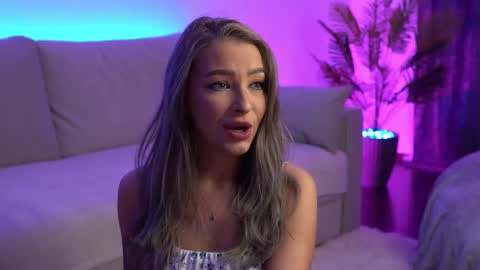 Snapshot of wendykaraa chatting on 02/27/25, 08:17 Wendy online show from 02/27/25, 08:17