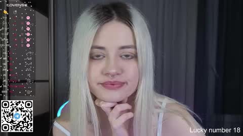 Snapshot of wendylovelylovew chatting on 02/02/26, 04:06 Wendy online show from 02/02/26, 04:06