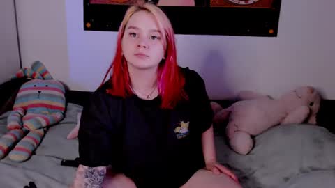 Snapshot of wendyycandy chatting on 06/18/26, 03:27 wendyycandy online show from 06/18/26, 03:27