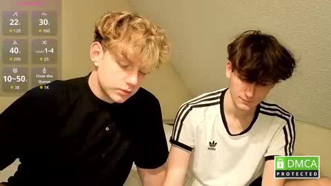 Snapshot of wesides chatting on 11/17/25, 09:09 Dima and Alex online show from 11/17/25, 09:09