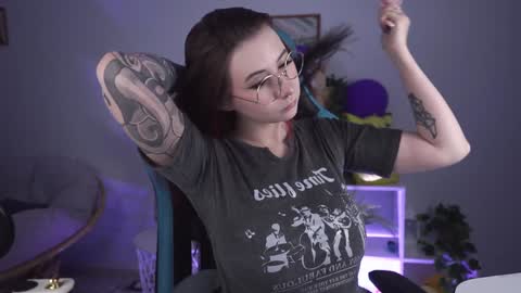 little girl who is always rightLisa online show from 02/04/25, 02:17