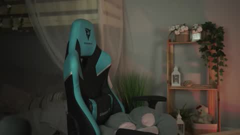 little girl who is always rightLisa online show from 09/18/25, 02:02