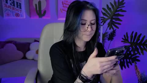 little girl who is always rightLisa online show from 01/12/26, 01:11