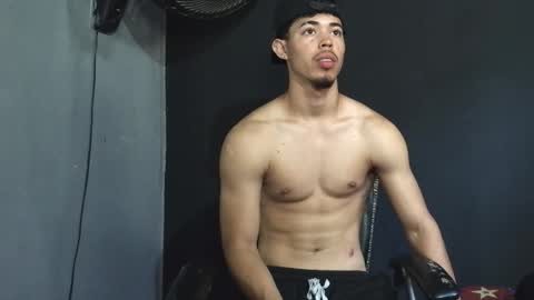 wesley_77 online show from 03/03/26, 06:36