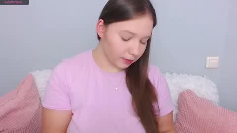 Snapshot of wet__molly chatting on 02/07/25, 08:10 molly online show from 02/07/25, 08:10