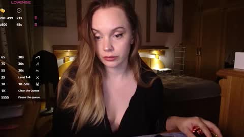 Lana online show from 11/19/25, 09:15