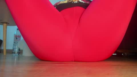 Snapshot of wet_pants2022 chatting on 04/21/26, 09:59 wet_pants2022 online show from 04/21/26, 09:59