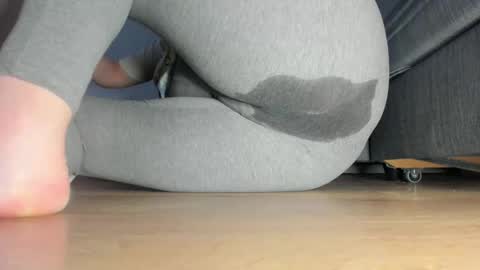 Snapshot of wet_pants2022 chatting on 05/09/26, 09:31 wet_pants2022 online show from 05/09/26, 09:31