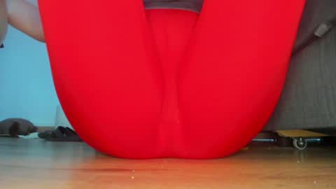 Snapshot of wet_pants2022 chatting on 06/13/26, 06:39 wet_pants2022 online show from 06/13/26, 06:39