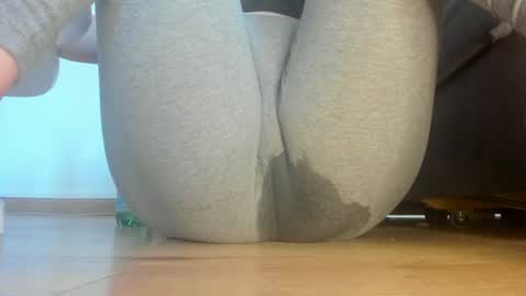 Snapshot of wet_pants2022 chatting on 07/06/26, 11:07 wet_pants2022 online show from 07/06/26, 11:07
