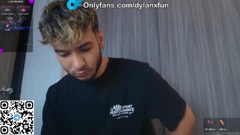 Mia and Dylan online show from 11/25/25, 10:21