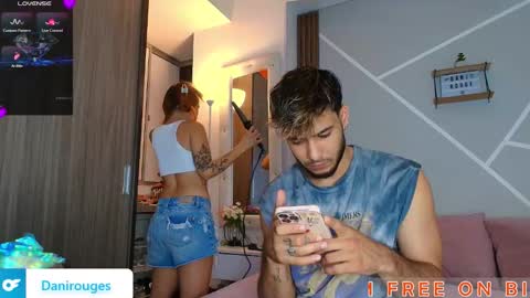 Mia and Dylan online show from 12/05/25, 01:14