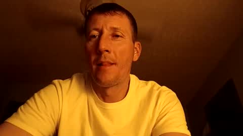 Snapshot of wetduck77777 chatting on 02/18/26, 09:27 wetduck77777 online show from 02/18/26, 09:27
