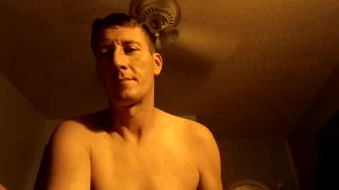Snapshot of wetduck77777 chatting on 06/18/26, 06:35 wetduck77777 online show from 06/18/26, 06:35