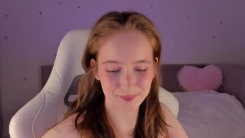 Snapshot of wetinfluence__ chatting on 10/14/25, 07:47 Sofia online show from 10/14/25, 07:47