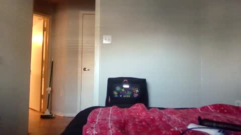 Snapshot of wetkyliecreams chatting on 02/08/25, 10:08 Kylie online show from 02/08/25, 10:08