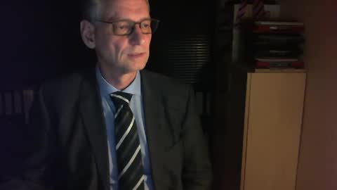 Snapshot of wetsuitedman chatting on 02/13/25, 04:28 Franz online show from 02/13/25, 04:28