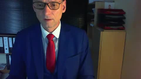 Snapshot of wetsuitedman chatting on 02/28/25, 12:20 Franz online show from 02/28/25, 12:20
