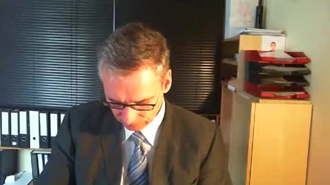 Snapshot of wetsuitedman chatting on 09/13/25, 06:35 Franz online show from 09/13/25, 06:35