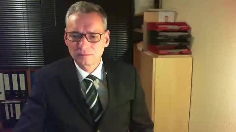 Snapshot of wetsuitedman chatting on 12/02/25, 09:21 Franz online show from 12/02/25, 09:21