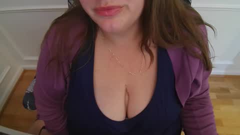 Snapshot of wetwordsonly chatting on 11/11/25, 04:51 WetWordsOnly online show from 11/11/25, 04:51