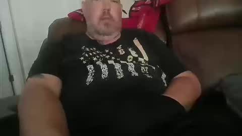 Snapshot of wguytonga chatting on 10/16/25, 04:19 wguytonga online show from 10/16/25, 04:19