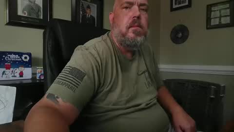 Snapshot of wguytonga chatting on 11/25/25, 05:13 wguytonga online show from 11/25/25, 05:13