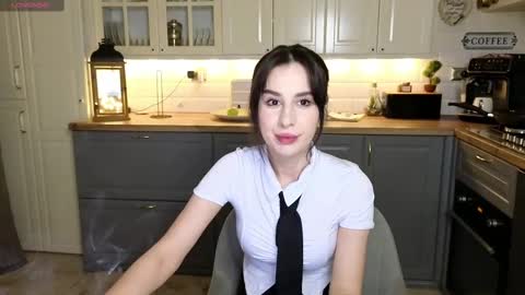 Snapshot of whats_her_name chatting on 02/11/25, 09:14 Victoria Maria online show from 02/11/25, 09:14