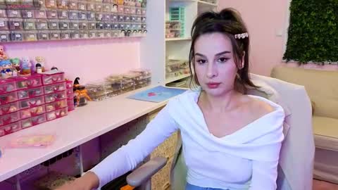 Snapshot of whats_her_name chatting on 09/30/25, 09:20 Victoria Maria online show from 09/30/25, 09:20