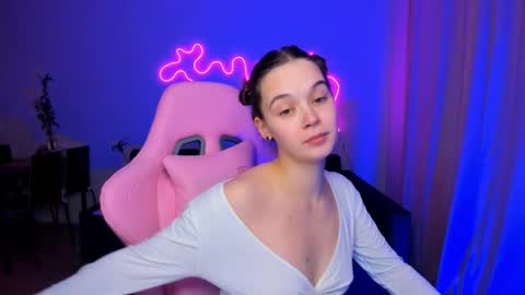 Snapshot of whatsyourdestiny chatting on 12/14/25, 12:49 Kate online show from 12/14/25, 12:49