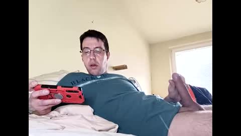 Snapshot of whatwouldyouliketosee chatting on 12/24/24, 08:00 stoffy online show from 12/24/24, 08:00