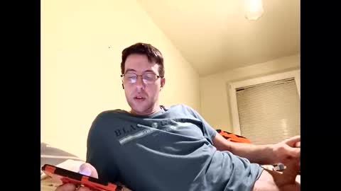 Snapshot of whatwouldyouliketosee chatting on 12/25/24, 09:54 stoffy online show from 12/25/24, 09:54