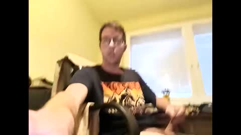 Snapshot of whatwouldyouliketosee chatting on 10/07/25, 04:15 stoffy online show from 10/07/25, 04:15