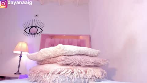 Sara  online show from 11/06/25, 05:03