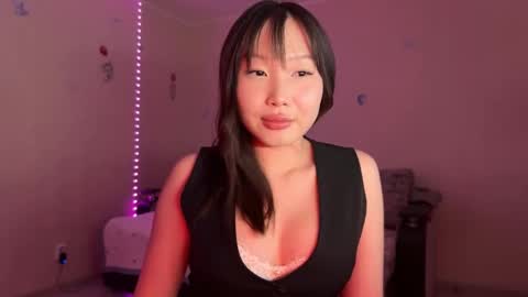 Snapshot of whisperofdarsy chatting on 11/27/25, 01:24 DarsyWhispers online show from 11/27/25, 01:24