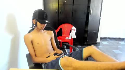 Snapshot of white_master444 chatting on 07/05/26, 06:48 white online show from 07/05/26, 06:48