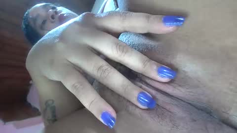 white_sexy_ online show from 02/10/25, 09:47